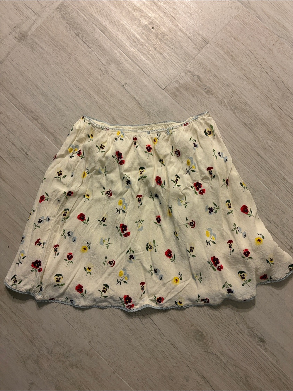 Gap doen collab skirt
